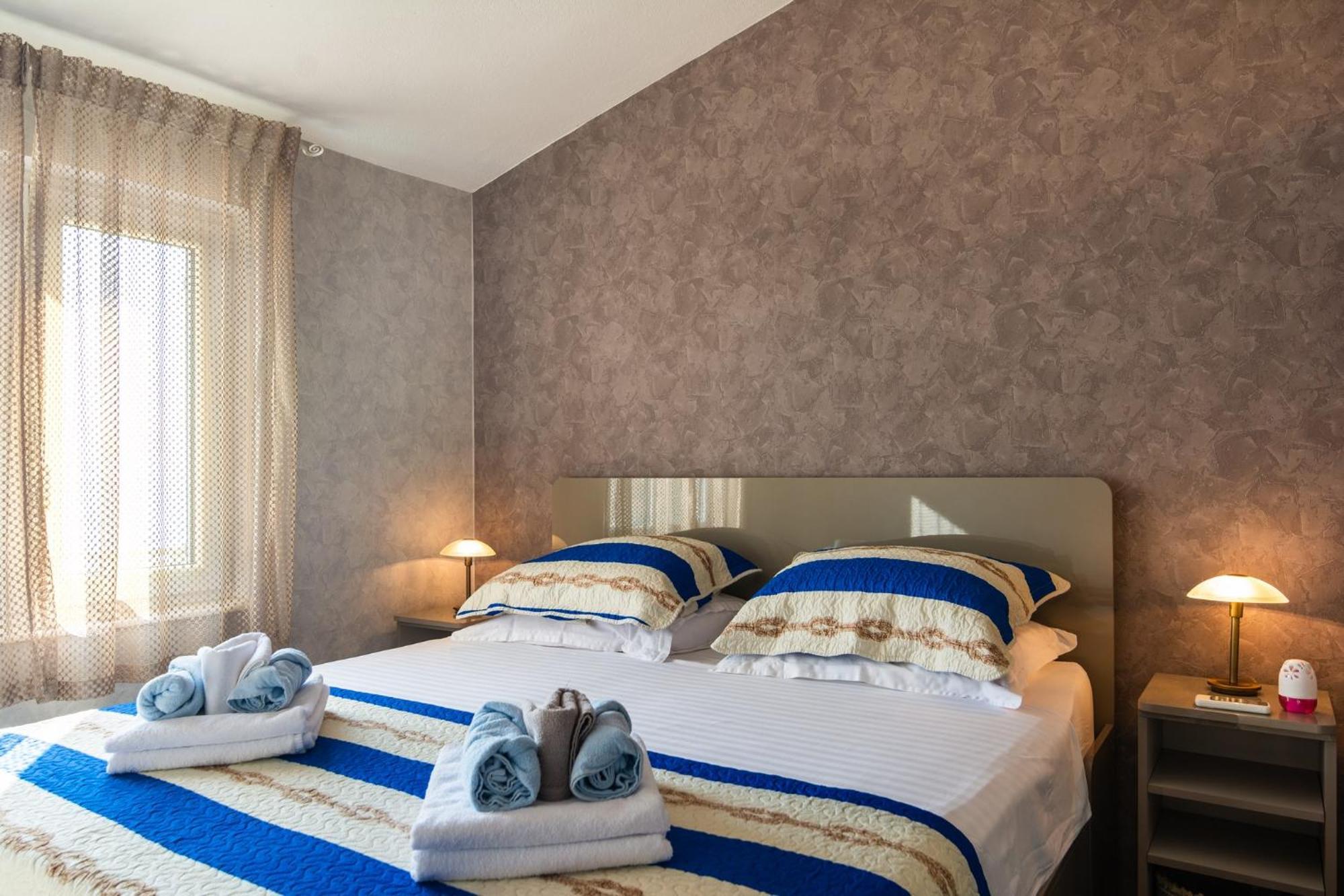Kuca Za Odmor R&A Villa Podstrana Bagian luar foto