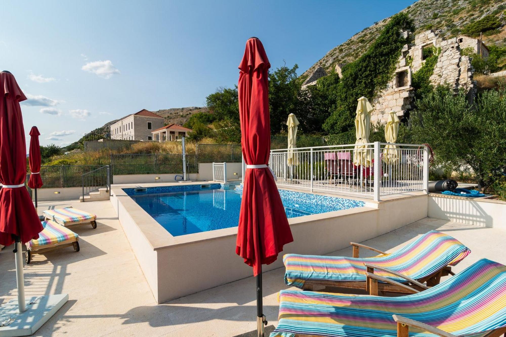 Kuca Za Odmor R&A Villa Podstrana Bagian luar foto